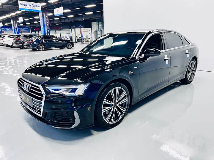 Фото 1 - Audi A6L