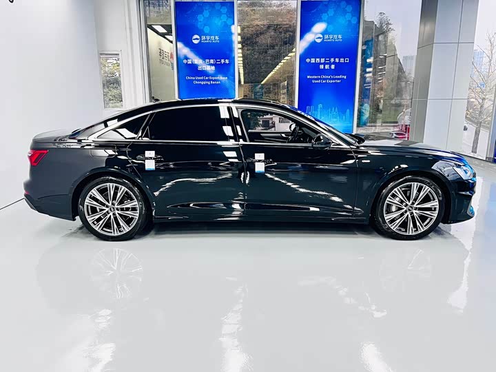 Фото 5 - Audi A6L