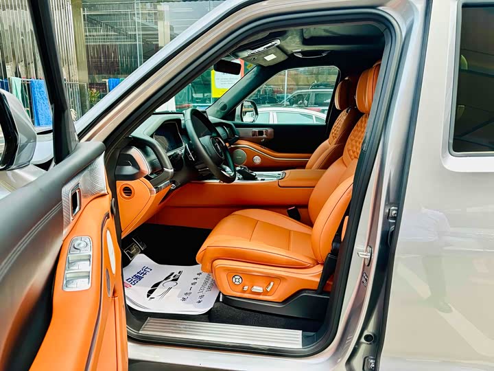 Фото 5 - Tank 700 Hybrid