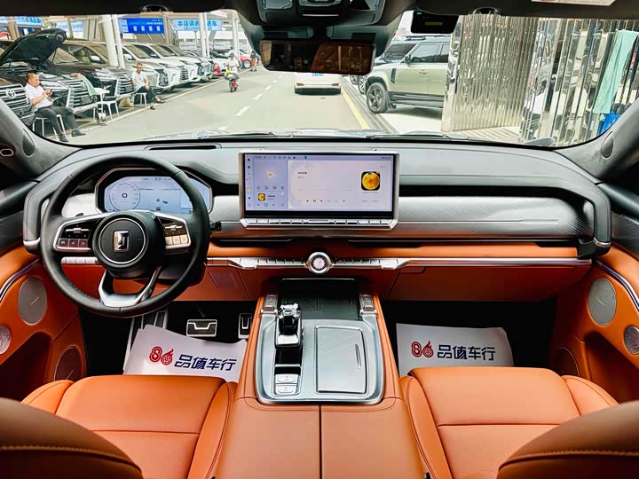 Фото 6 - Tank 700 Hybrid