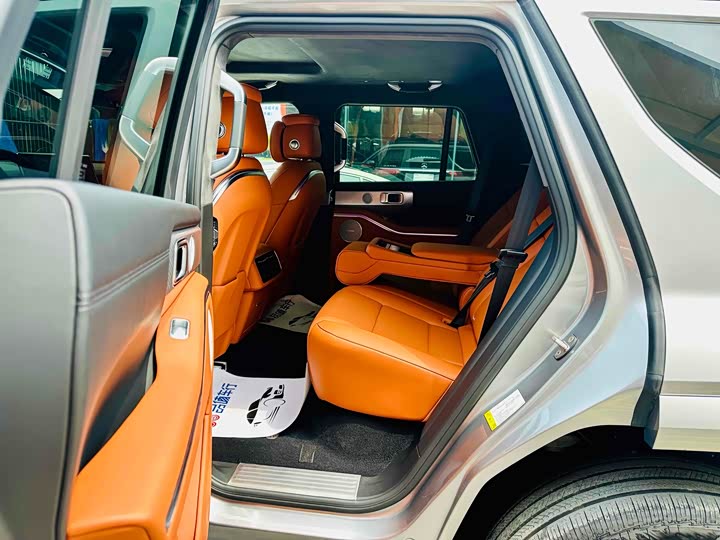 Фото 7 - Tank 700 Hybrid