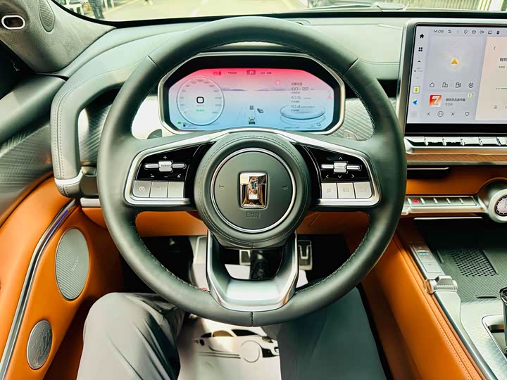 Фото 8 - Tank 700 Hybrid