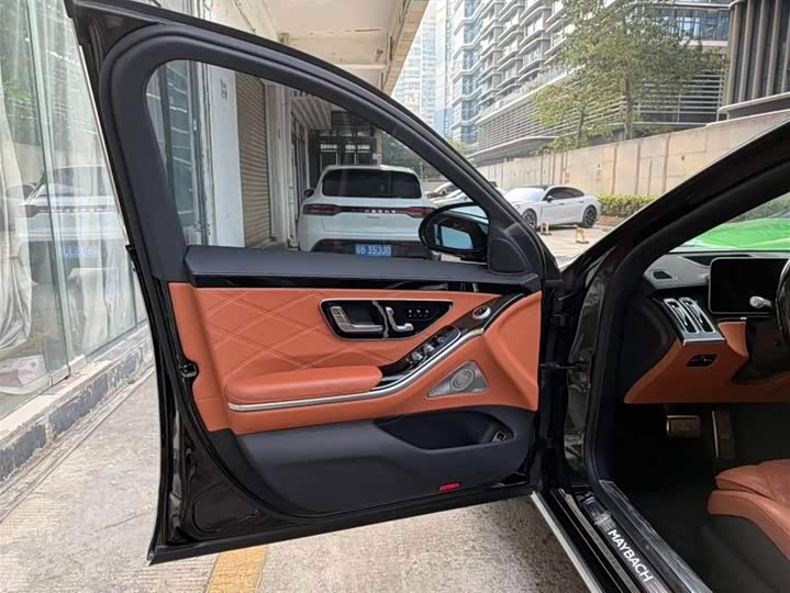 Фото 7 - Mercedes-Benz Maybach S-Class