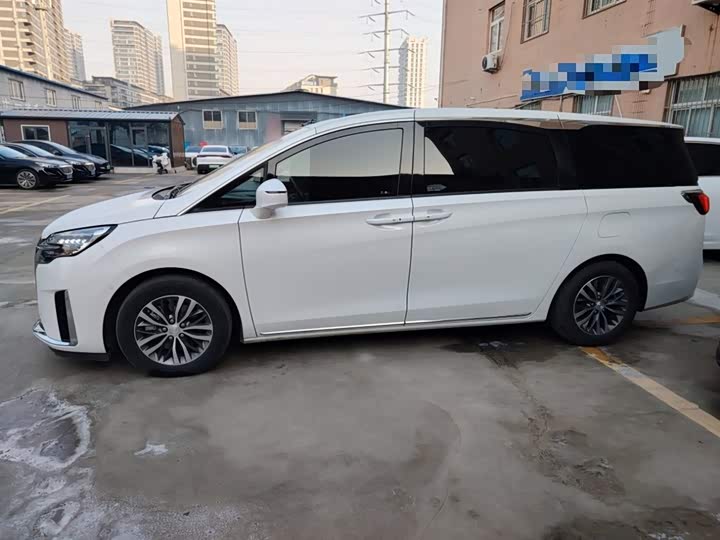 Фото 5 - Buick GL8 ES