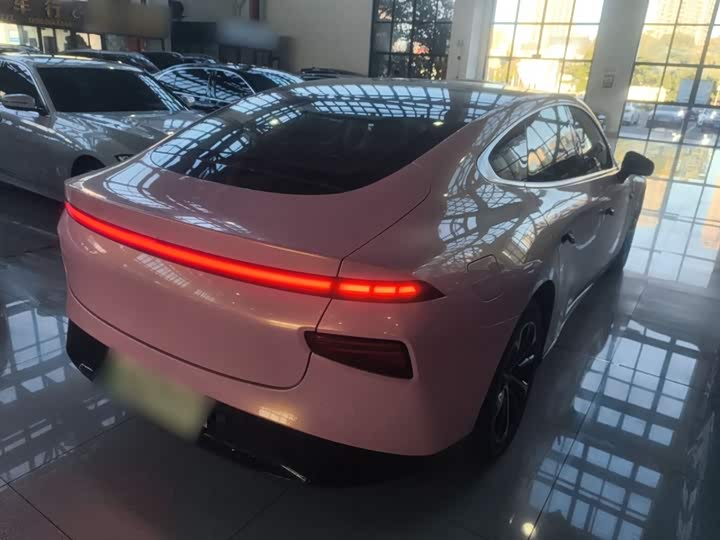 Фото 7 - XPeng P7