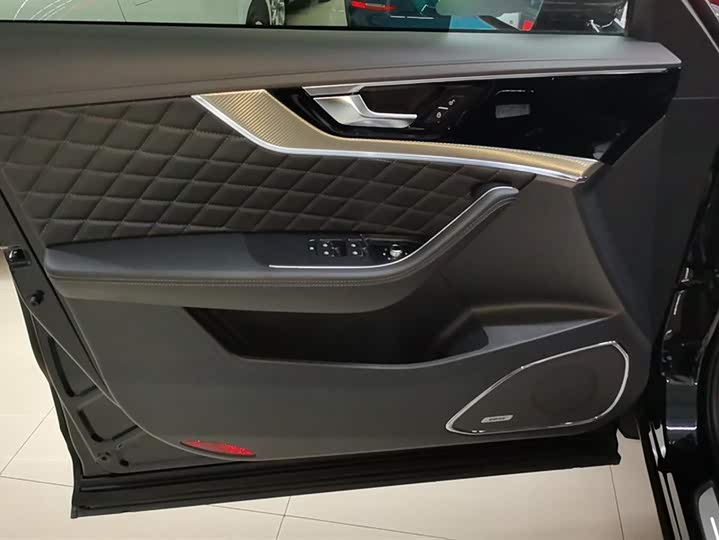 Фото 7 - Hongqi HS5