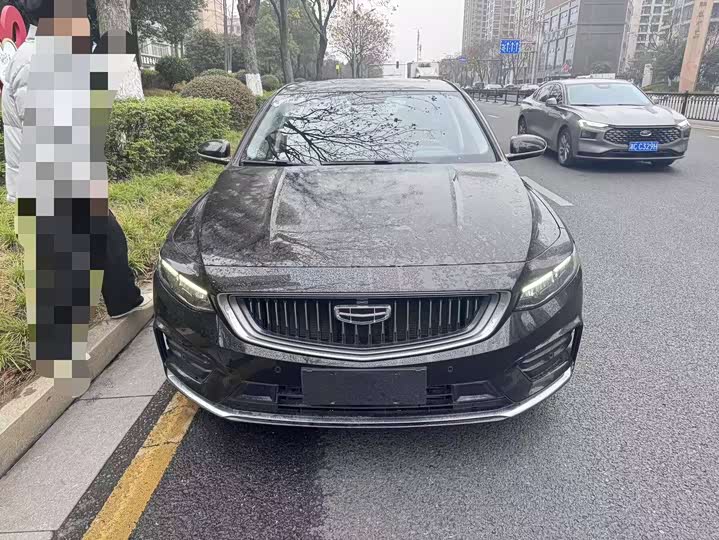 Фото 2 - Geely Preface