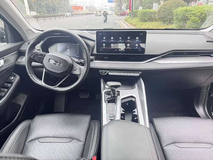 Фото 4 - Geely Preface