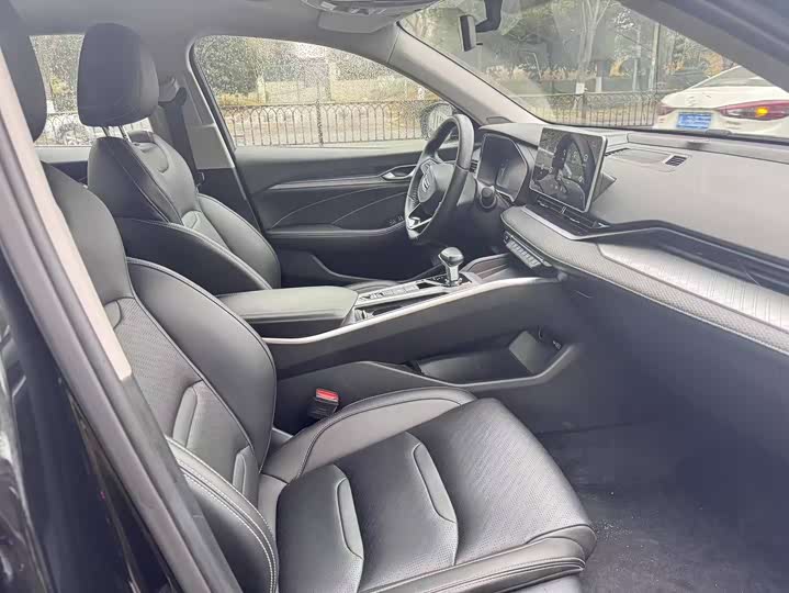 Фото 6 - Geely Preface