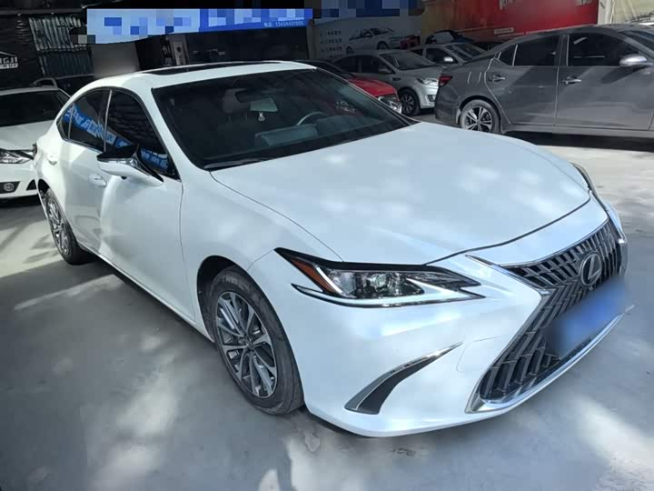Фото 4 - Lexus ES