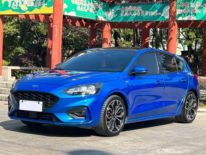 Фото 1 - Ford Focus