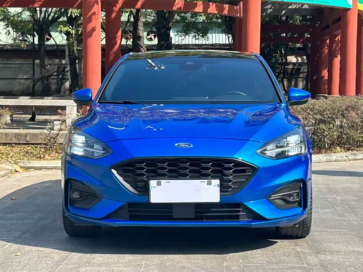 Фото 2 - Ford Focus