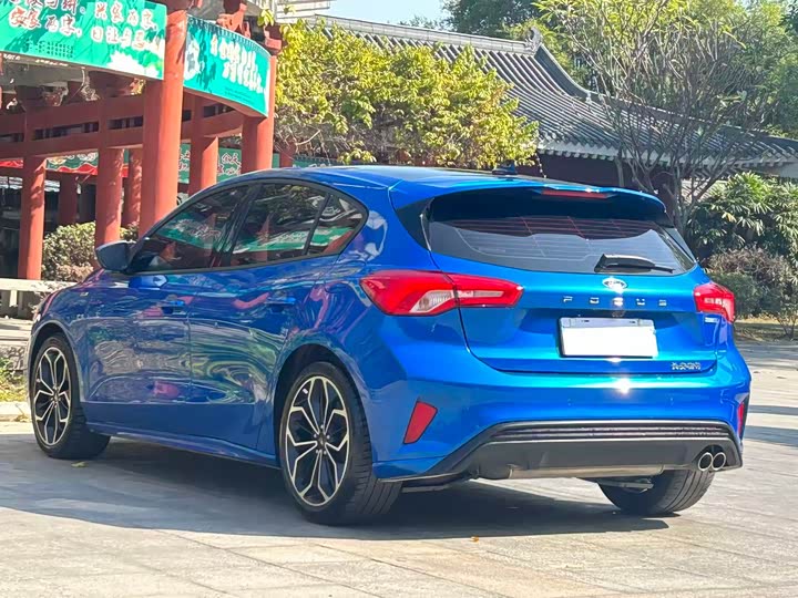 Фото 6 - Ford Focus