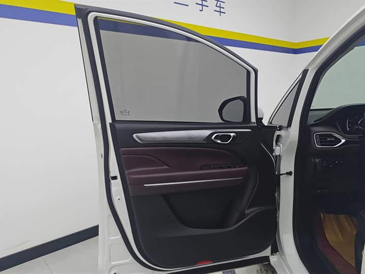 Фото 7 - GAC Trumpchi M6