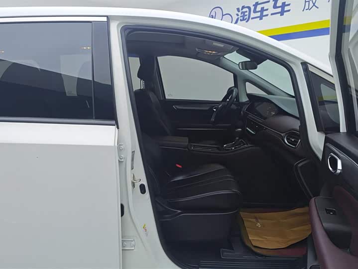 Фото 8 - GAC Trumpchi M6