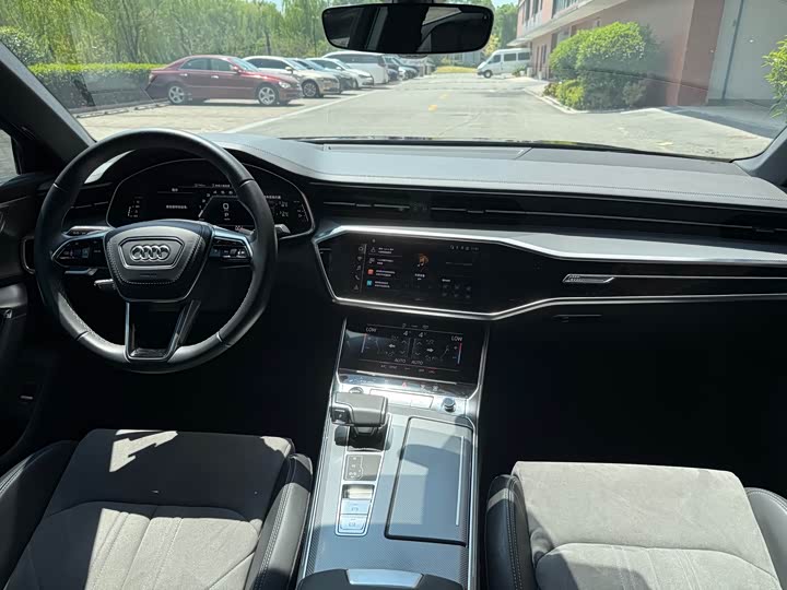 Фото 5 - Audi A6L