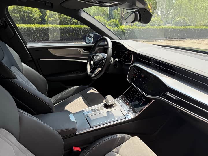 Фото 7 - Audi A6L