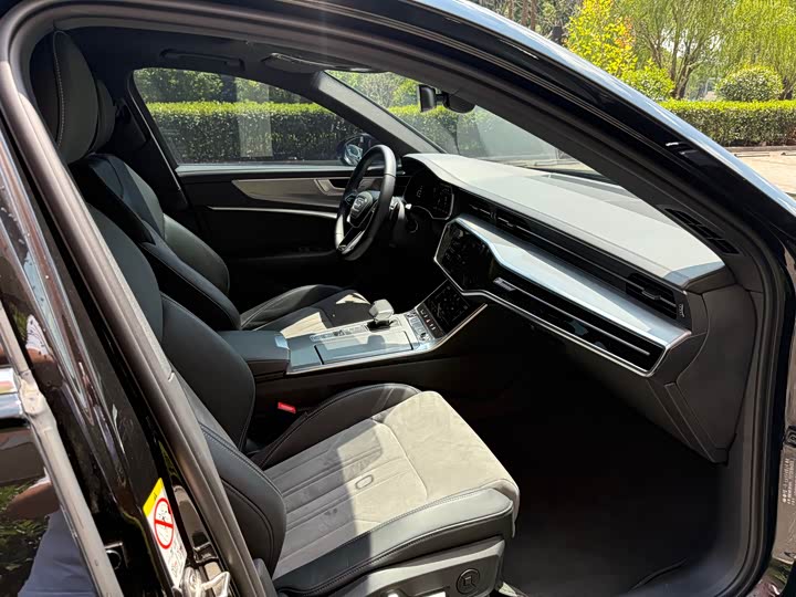 Фото 8 - Audi A6L