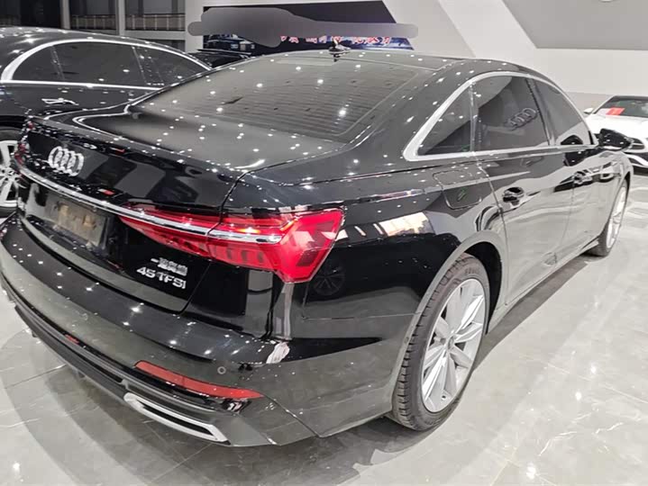 Фото 3 - Audi A6L