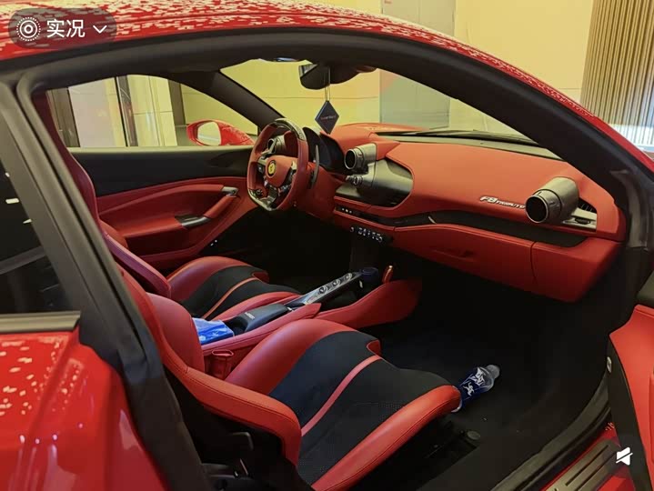 Фото 4 - Ferrari F8