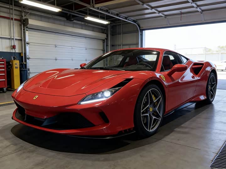 Фото 5 - Ferrari F8