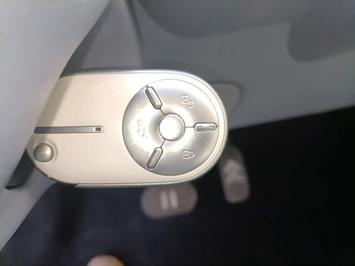 Фото 9 - Bestune Pony