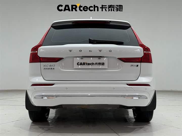Фото 9 - Volvo XC60