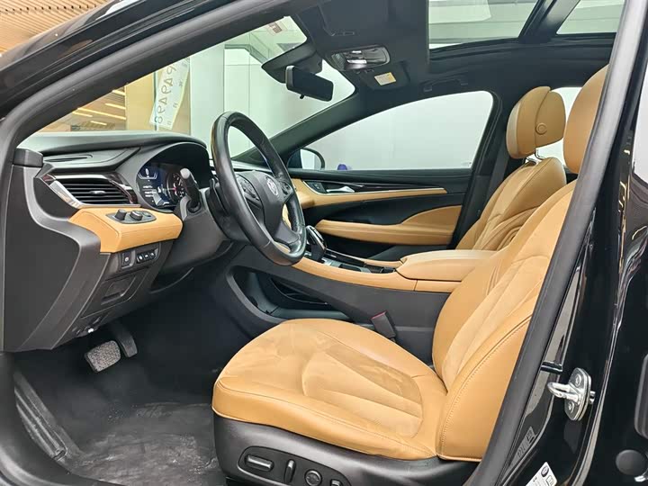 Фото 8 - Buick LaCrosse