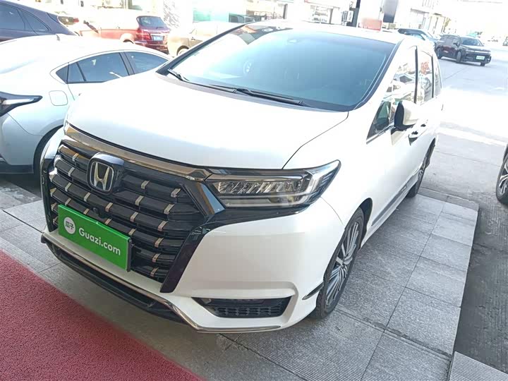 Фото 1 - Honda Elysion