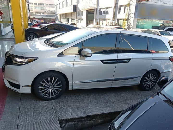 Фото 5 - Honda Elysion