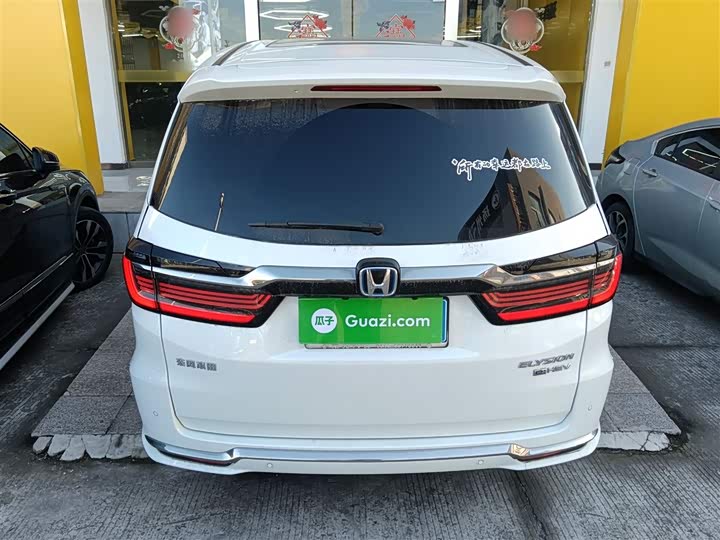 Фото 6 - Honda Elysion