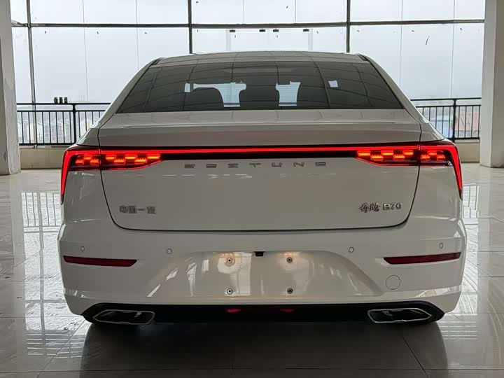 Фото 8 - Bestune B70