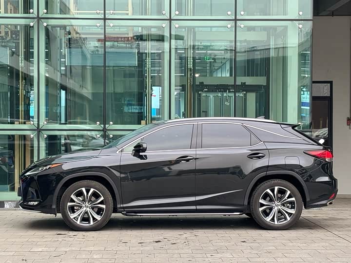 Фото 3 - Lexus RX