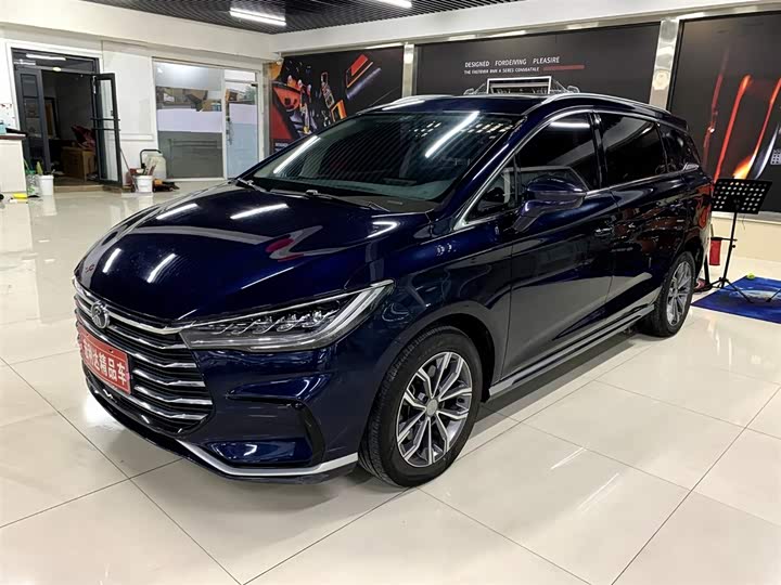 Фото 1 - BYD Song Max