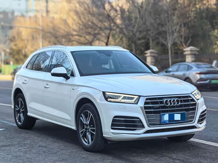 Фото 3 - Audi Q5L