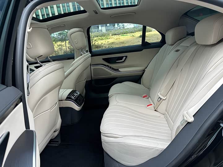 Фото 9 - Mercedes-Benz S-Class