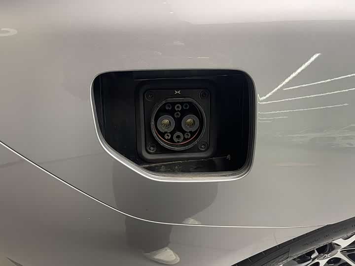 Фото 8 - XPeng P7