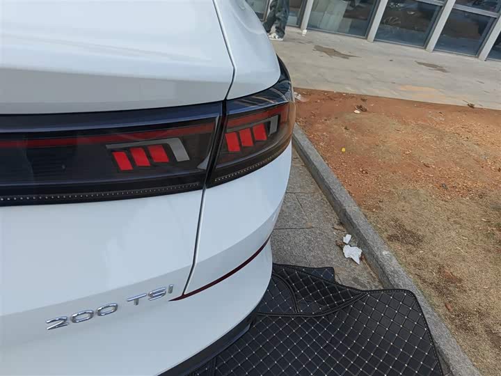 Фото 8 - Volkswagen Lamando L