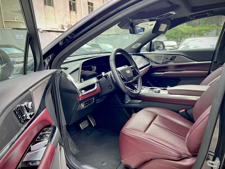 Фото 7 - Cadillac XT5