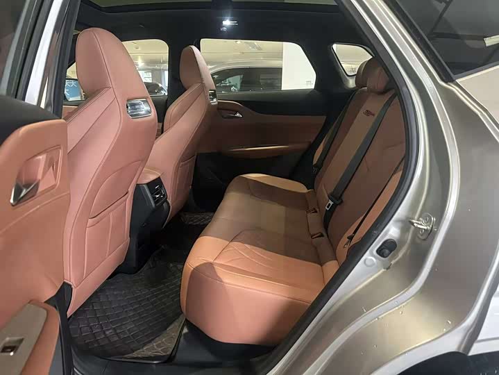 Фото 4 - Changan UNI-Z Hybrid