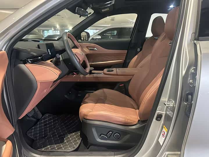 Фото 5 - Changan UNI-Z Hybrid