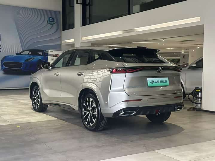 Фото 9 - Changan UNI-Z Hybrid