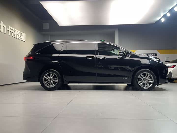 Фото 4 - Toyota Sienna