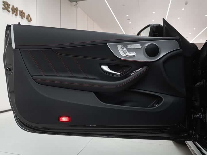 Фото 9 - Mercedes-Benz C-Class