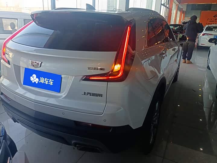 Фото 3 - Cadillac XT4
