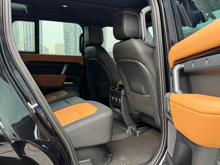 Фото 8 - Land Rover Defender