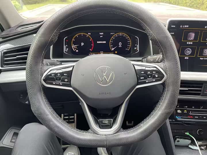Фото 2 - Volkswagen Tiguan L Pro