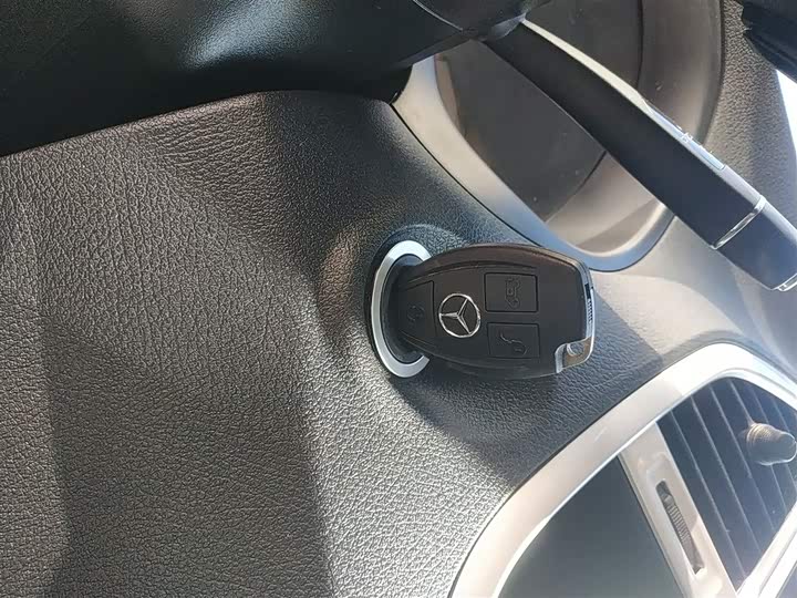 Фото 9 - Mercedes-Benz Vito