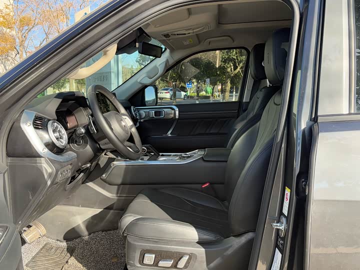 Фото 9 - Tank 400 Hybrid