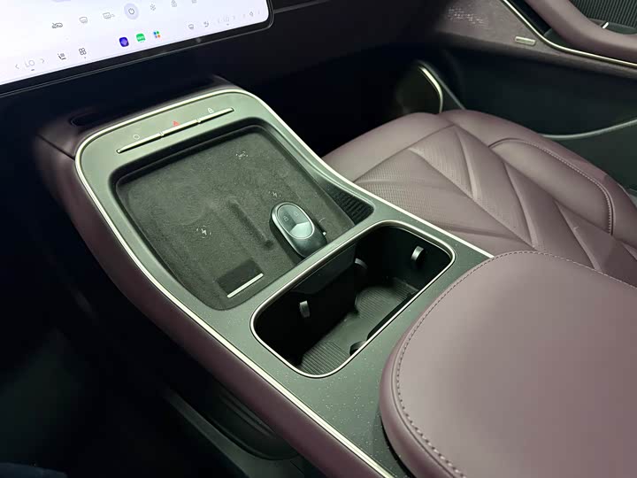 Фото 9 - Nio ET5T